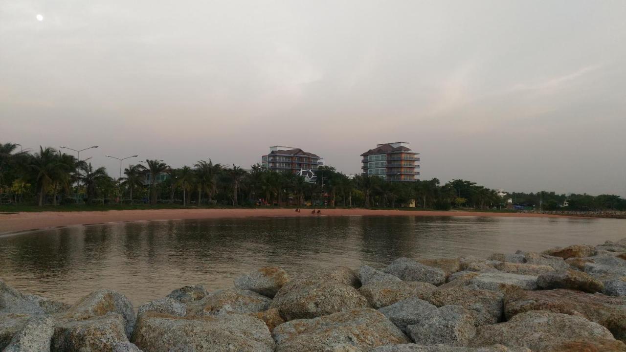 The Sand Beach Pattaya Na Chom Thian Exterior foto